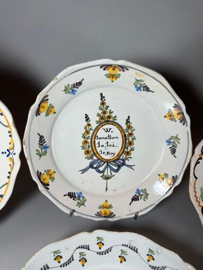 NEVERS. 18th century.
Set of six earthenware...