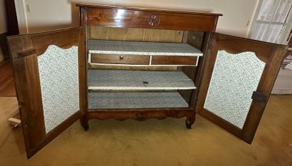 Buffet rustique à hauteur d'appui en bois...