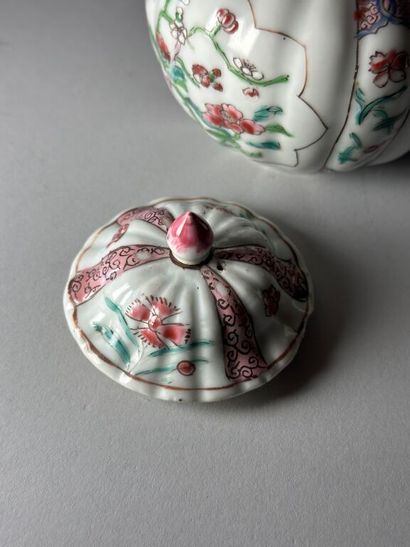 CHINA, Compagnie des Indes.
Porcelain globular...