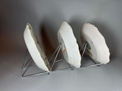 NEVERS. 18th century.
Set of six earthenware...