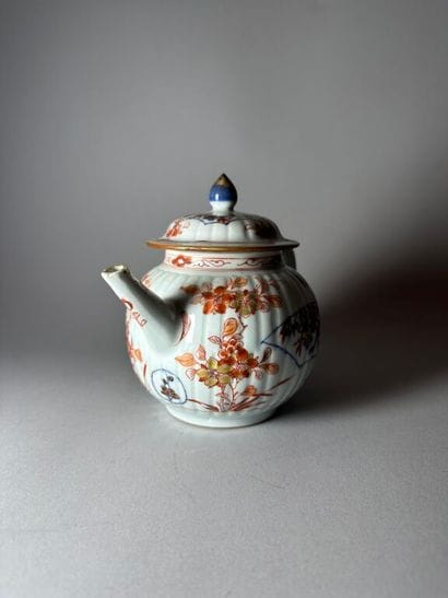 CHINA, Compagnie des Indes.
Porcelain globular...