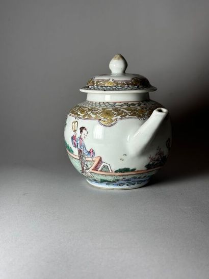 CHINA, Compagnie des Indes.
Porcelain globular...