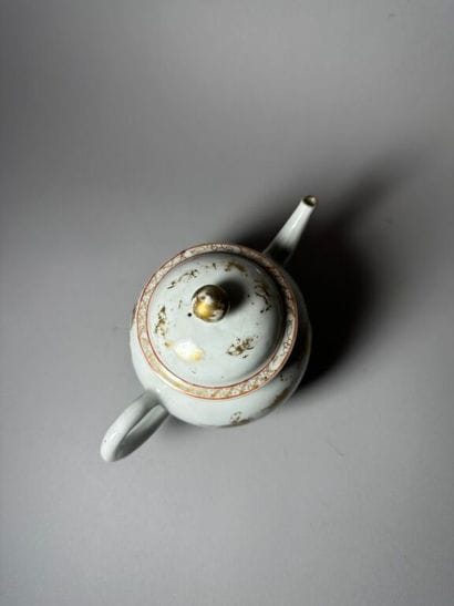 CHINA, Compagnie des Indes.
Porcelain globular...
