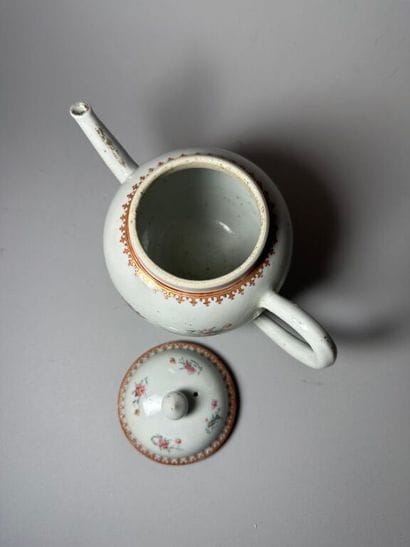 CHINA, Compagnie des Indes.
Porcelain globular...