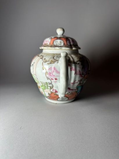 CHINA, Compagnie des Indes.
Porcelain baluster...