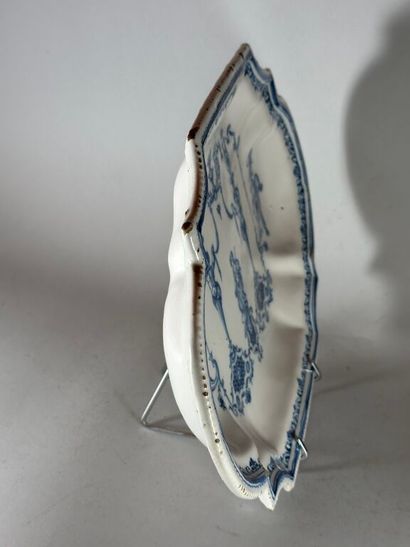 MOUSTIERS.
Oblong earthenware dish decorated...