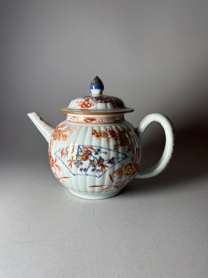CHINA, Compagnie des Indes.
Porcelain globular...