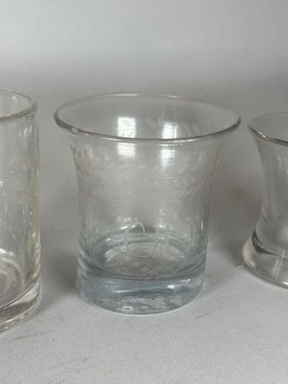 18th and 19th centuries.
Engraved glass lot...