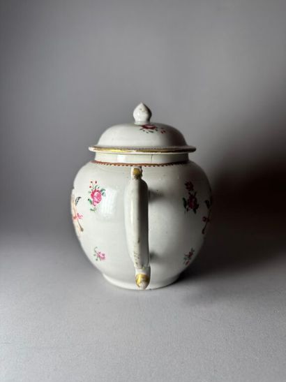 CHINA, Compagnie des Indes.
Porcelain globular...