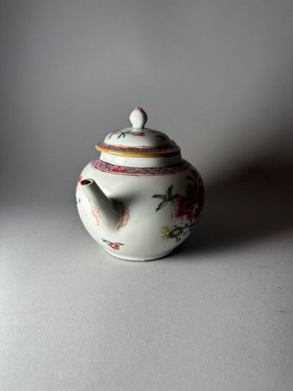 CHINA, Compagnie des Indes.
Porcelain globular...