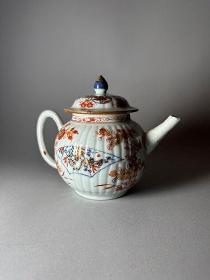 CHINA, Compagnie des Indes.
Porcelain globular...