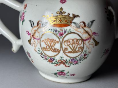 CHINA, Compagnie des Indes.
Porcelain globular...