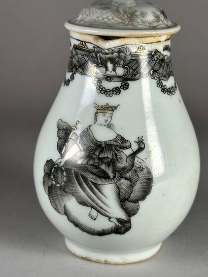CHINA, Compagnie des Indes.
Small porcelain...