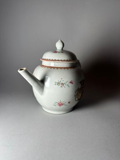 CHINA, Compagnie des Indes.
Porcelain globular...