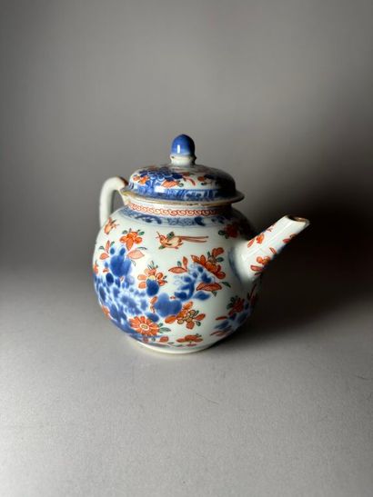 CHINA, Compagnie des Indes.
Porcelain globular...