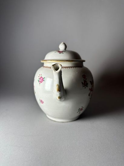 CHINA, Compagnie des Indes.
Porcelain globular...