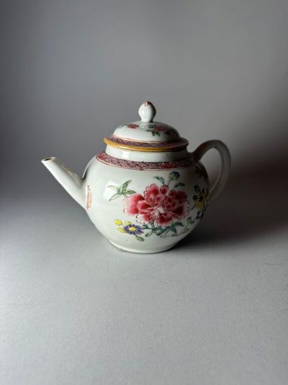 CHINA, Compagnie des Indes.
Porcelain globular...