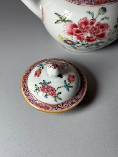 CHINA, Compagnie des Indes.
Porcelain globular...