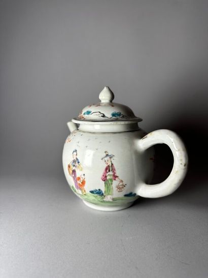 CHINA, Compagnie des Indes.
Porcelain globular...