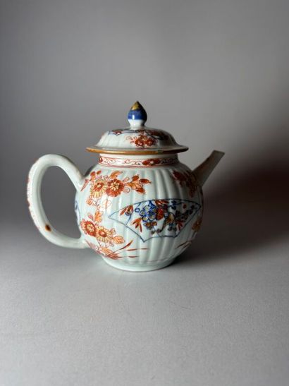 CHINA, Compagnie des Indes.
Porcelain globular...