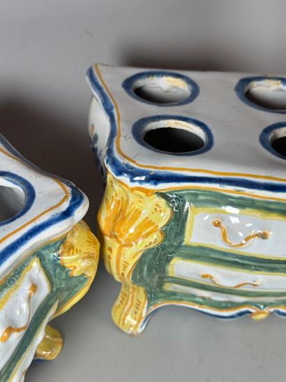 NEVERS.
Pair of earthenware bouquetières...