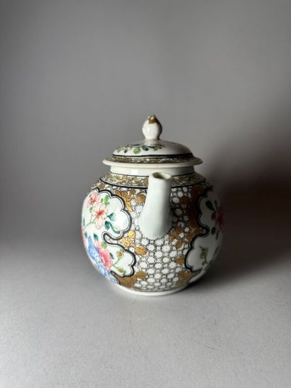 CHINA, Compagnie des Indes.
Porcelain globular...