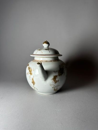 CHINA, Compagnie des Indes.
Porcelain globular...