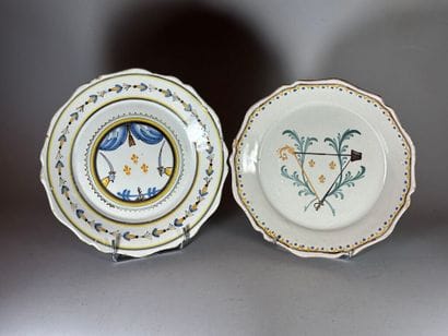 NEVERS.
Earthenware rimmed plate with pre-Revolutionary...