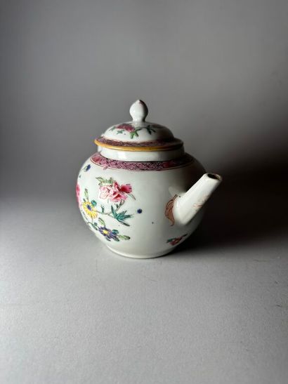 CHINA, Compagnie des Indes.
Porcelain globular...
