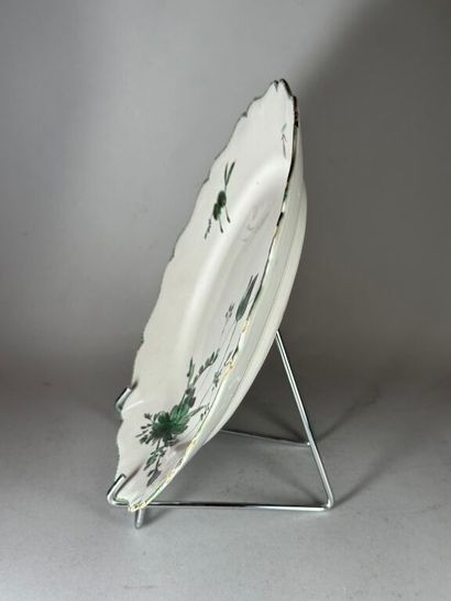 MARSEILLE.
Earthenware rimmed plate decorated...