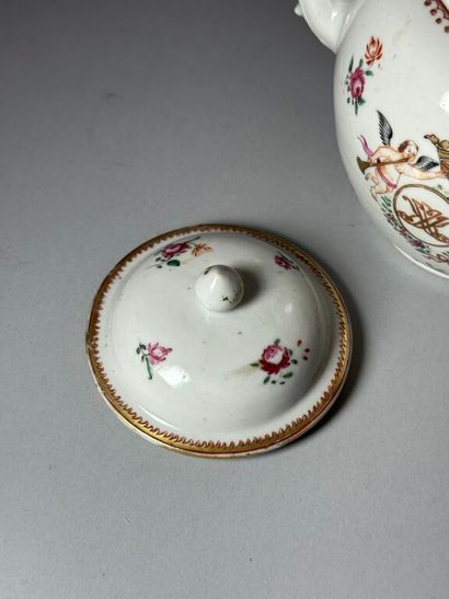 CHINA, Compagnie des Indes.
Porcelain globular...