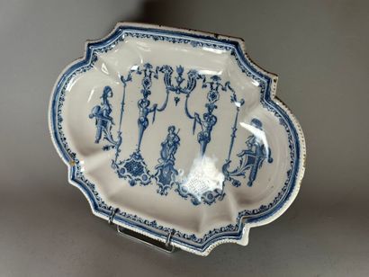 MOUSTIERS.
Oblong earthenware dish decorated...