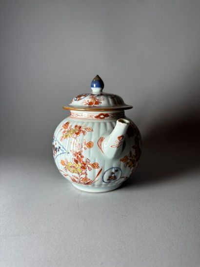 CHINA, Compagnie des Indes.
Porcelain globular...