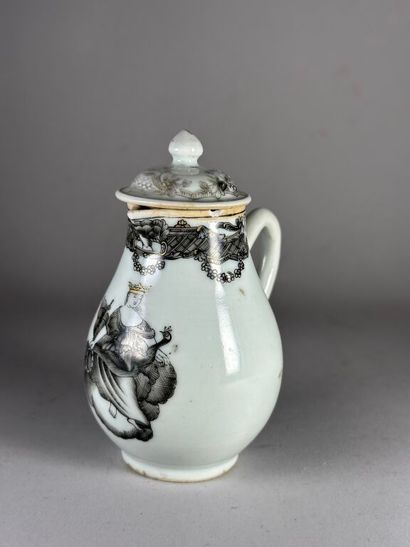 CHINA, Compagnie des Indes.
Small porcelain...