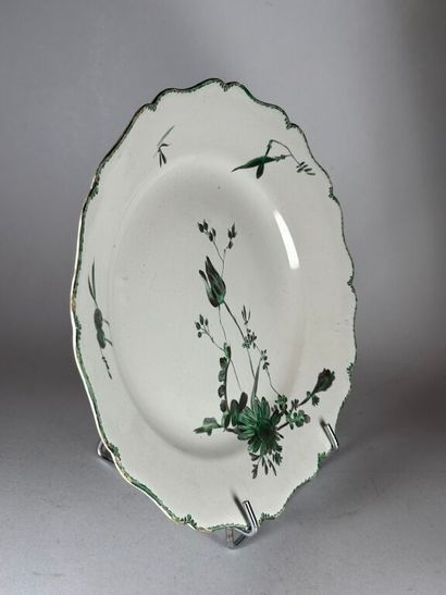 MARSEILLE.
Earthenware rimmed plate decorated...
