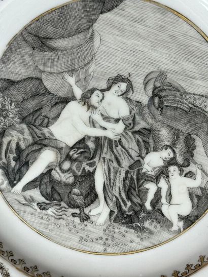 CHINA, Compagnie des Indes.
Round porcelain...