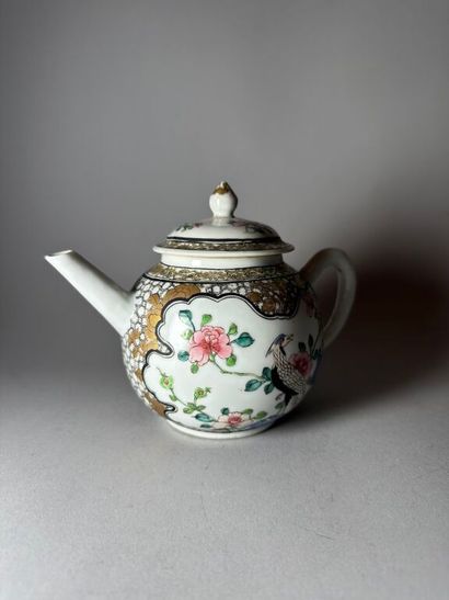 CHINA, Compagnie des Indes.
Porcelain globular...