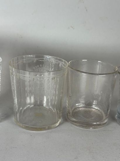 18th and 19th centuries.
Engraved glass lot...