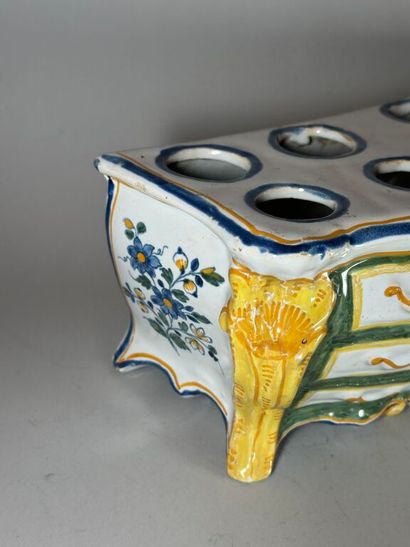 NEVERS.
Pair of earthenware bouquetières...