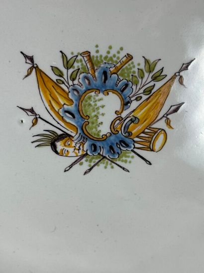 MOUSTIERS. (Ferrat).
Earthenware plate with...
