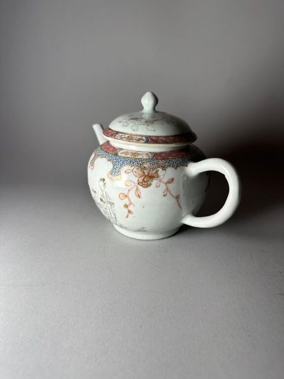 CHINA, Compagnie des Indes.
Porcelain globular...