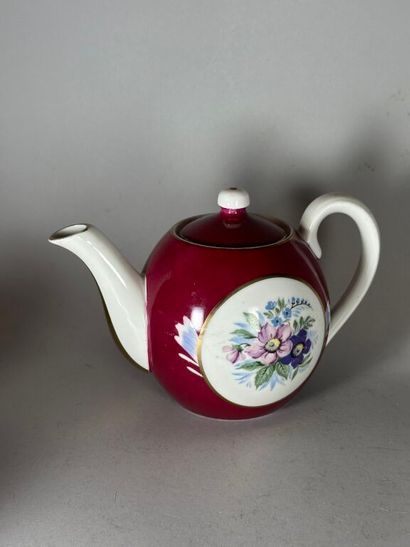 RUSSIA.
Porcelain cookie bowl decorated with...