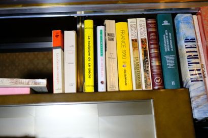 Fort ensemble de livres reliés ou brochés...