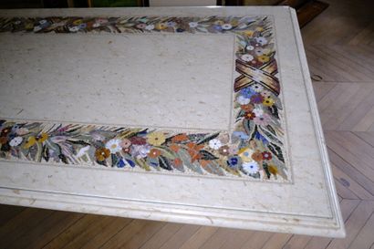 Grande table de salle à manger rectangulaire...