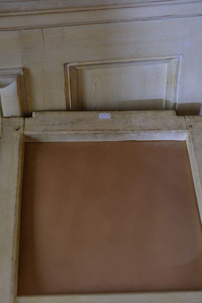 Suite de quatre chaises à assises basses...