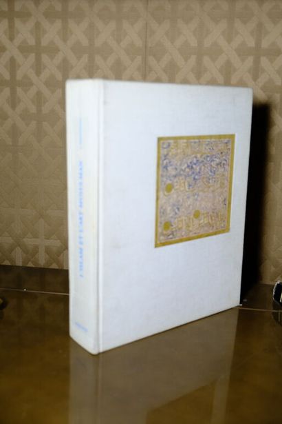 Fort ensemble de livres reliés ou brochés...
