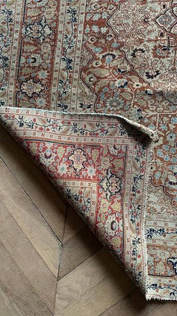 TAPIS d'ORIENT, Iran.
Tapis en laine et soie...