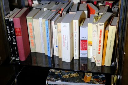 Fort ensemble de livres reliés ou brochés...