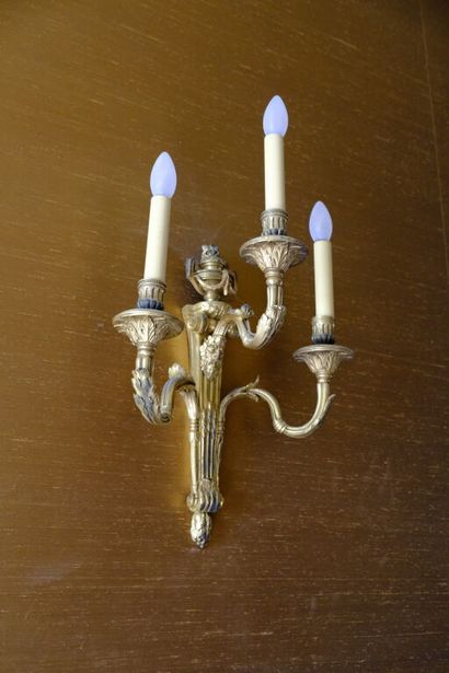 Paire d'appliques à trois bras de lumière...