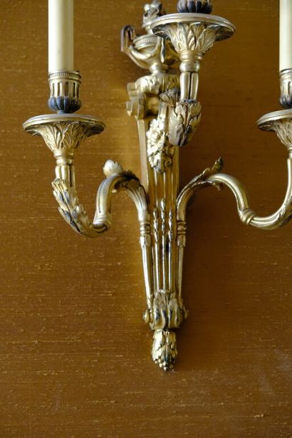 Paire d'appliques à trois bras de lumière...